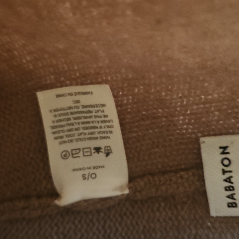 Aritzia Babaton Cashmere Ribbed Knit Cuffed Beanie - Picture 2 of 3